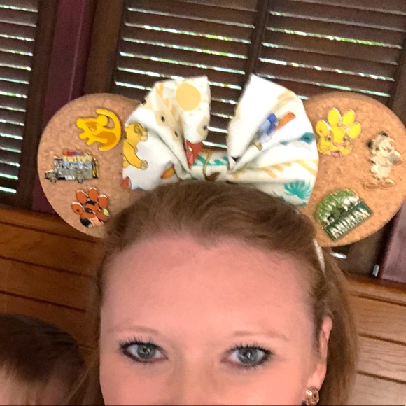 Lion king Cork Pin Trading Ears - Picture 6 of 6